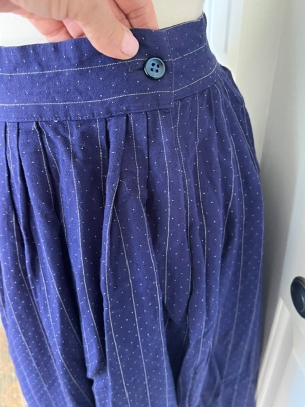 Vintage Esprit Navy Full Pleated with White Pinstripe Size 9/10 - Picture 5 of 6